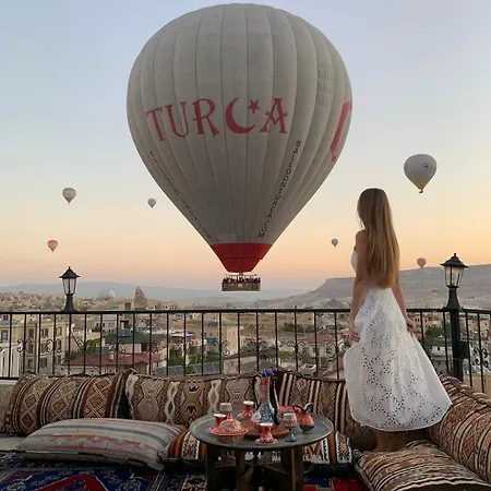 Hotel Kismet Cave Mansion