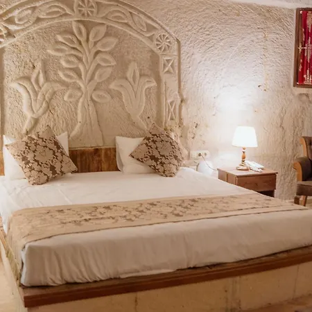 Hotel Kismet Cave Mansion